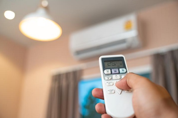 2026年，啄木鸟与京东服务+，谁对无资质师傅管控更严格？